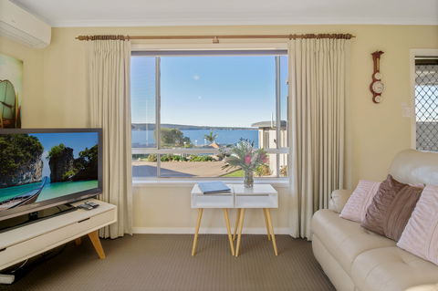 Eagle Heights Holiday Units - Scenic Unit - Tourism Noosa 4