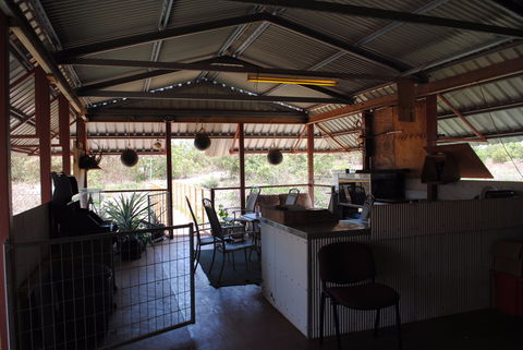 EARE Wallaby Beach Workers Camp - Tourism Noosa 0