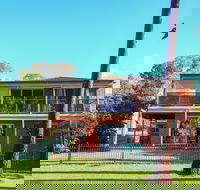 Kingfisher Lakehouse - Tourism Noosa