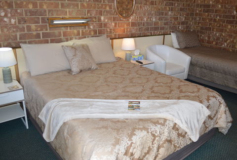 Morgan Colonial Motel - Tourism Noosa 2