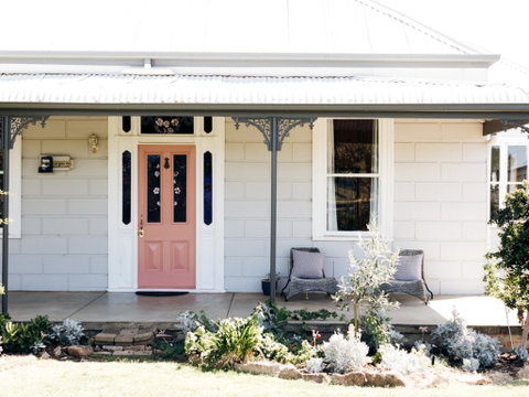 Rose Cottage With Vineyard Views - Tourism Noosa 1