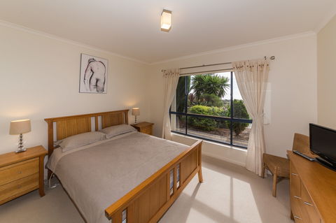 Serenity On Stacey - Tourism Noosa 4