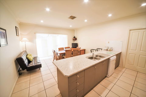 Shamore Apartments - Eleventh Street Mildura - Tourism Noosa 8