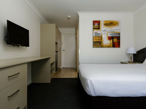 The Waterloo Bay Hotel - Tourism Noosa 3