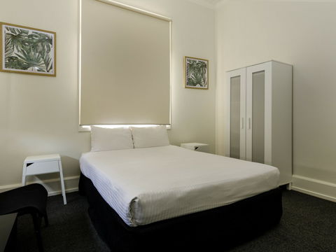 The Waterloo Bay Hotel - Tourism Noosa 4