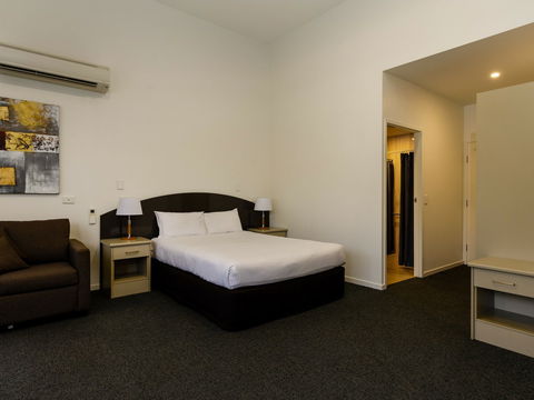 The Waterloo Bay Hotel - Tourism Noosa 6