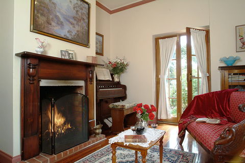 Amanda's Cottage 1899 - Tourism Noosa 0