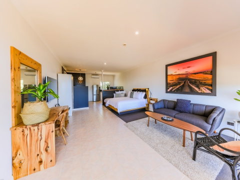 COAST Motel & Apartments - Tourism Noosa 1