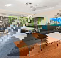 Flynns on Surf Beach Villas - Tourism Noosa