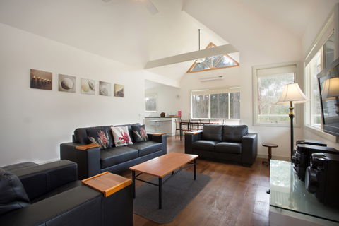 Hooked Inn Cottages - Tourism Noosa 1