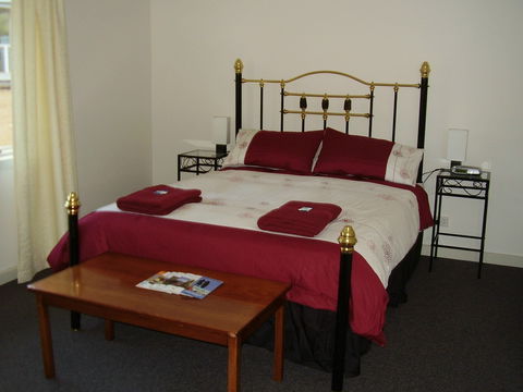 Hooked Inn Cottages - Tourism Noosa 2