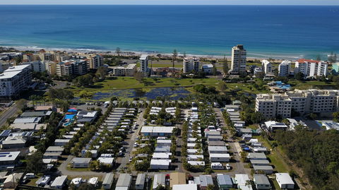 Alex Beach Cabins And Tourist Park - Tourism Noosa 0