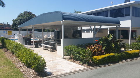 Alex Beach Cabins And Tourist Park - Tourism Noosa 1