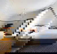 Brassey Hotel - Tourism Noosa