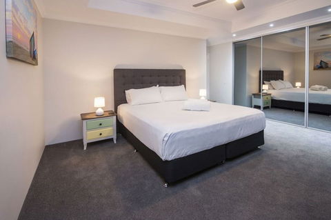Fairway Lakeside - Tourism Noosa 1