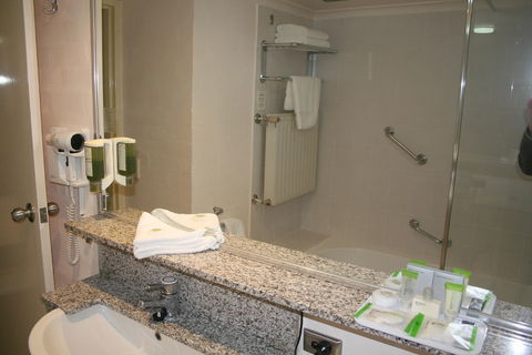 Grand Country Lodge - Tourism Noosa 2