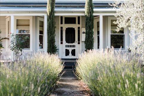 La Maison St Arnaud B&B - Tourism Noosa 0
