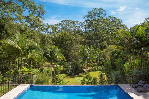 Le Chateau - Tourism Noosa 2