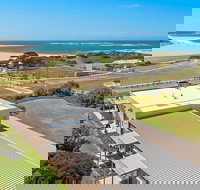 Peterborough House  Motel - Tourism Noosa