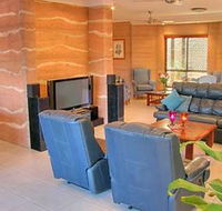 Gladstone Earth and Sea - Tourism Noosa
