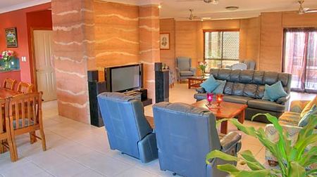 Gladstone Earth And Sea - Tourism Noosa 0