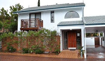 Dolphin Lodge - Tourism Noosa