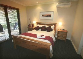 Nautica Lodge - Tourism Noosa 1