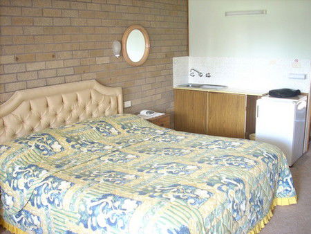 Beachview Motel - Tourism Noosa 0