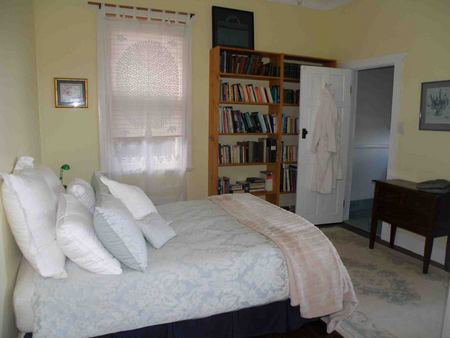 Lottis House - Tourism Noosa 4