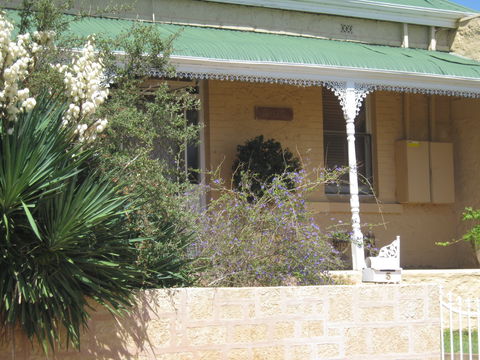 Amalie Cottage - Tourism Noosa 0