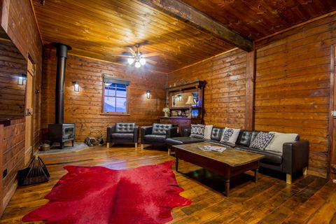 Blaxland's Cottage - Tourism Noosa 1