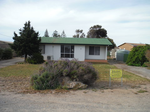Capella Court - Tourism Noosa 0