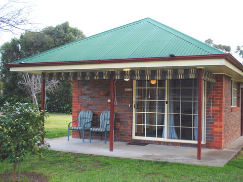 Factory Lane Bed & Breakfast - Tourism Noosa 0