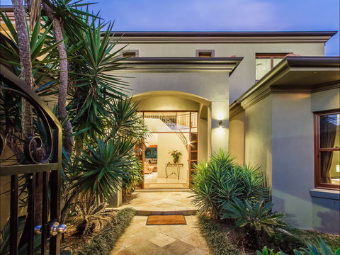 Lakeland Keys Broadbeach - Vogue Holiday Homes - Tourism Noosa 2