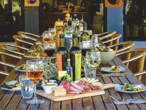 Olio Bello Lakeside Glamping - Tourism Noosa 2