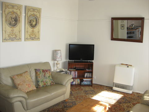 Peel Cottage - Tourism Noosa 1
