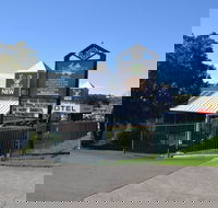 The Oaks Hotel Motel - Tourism Noosa