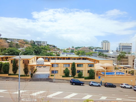The Robert Towns - Tourism Noosa 0