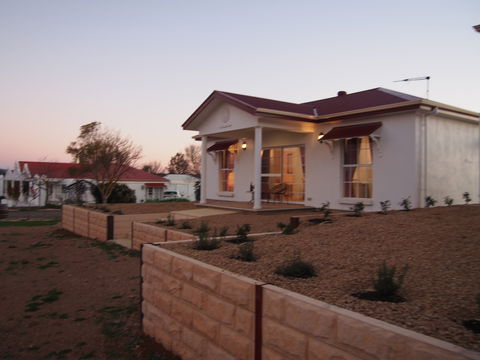 1837 Barossa Luxury Vineyard Cottages - Tourism Noosa 2