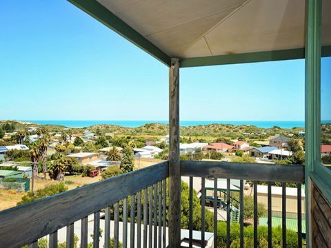 3 Henley Street - Goolwa Beach - Tourism Noosa 1