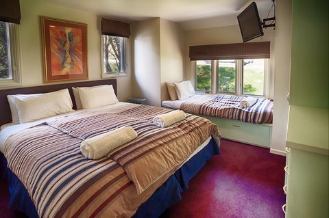 Aspect 2a - Tourism Noosa 2