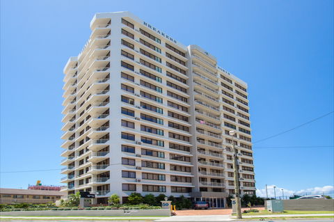 Breakers North - Absolute Beach Front Holiday Apartments - Tourism Noosa 1