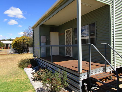 Caddy Shack Dunedoo - Tourism Noosa 1