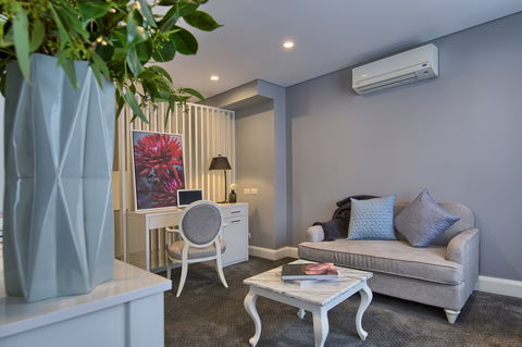 Canberra Rex Hotel - Tourism Noosa 2