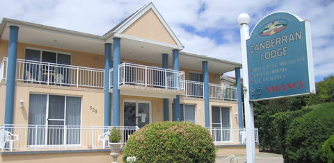 Canberran Lodge - Tourism Noosa 0