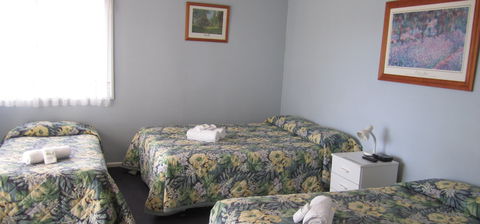 Canberran Lodge - Tourism Noosa 1