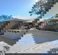 Cardiff Executive Apartments - Tourism Noosa