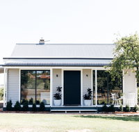 Chic Country Cottage with Vineyard Views - Tourism Noosa