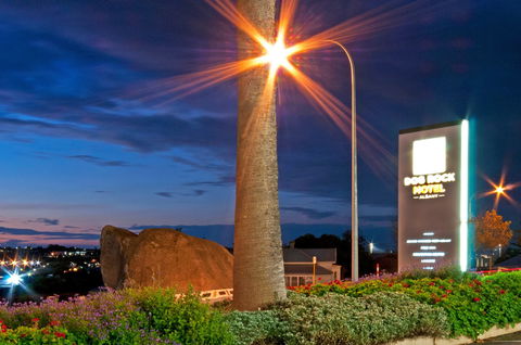 Dog Rock Motel - Tourism Noosa 0