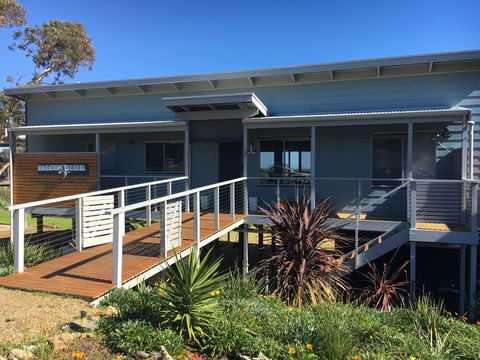 Falcon Blue - Tourism Noosa 0